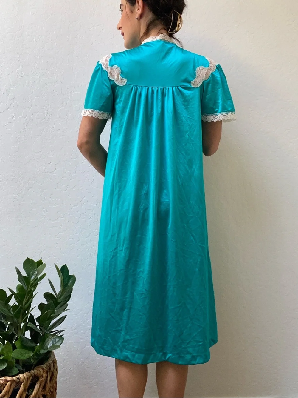 Vintage JC Penney Teal Aqua Nylon Satin Peignoir Set with Cream Lace Trim - Picture 5 of 16